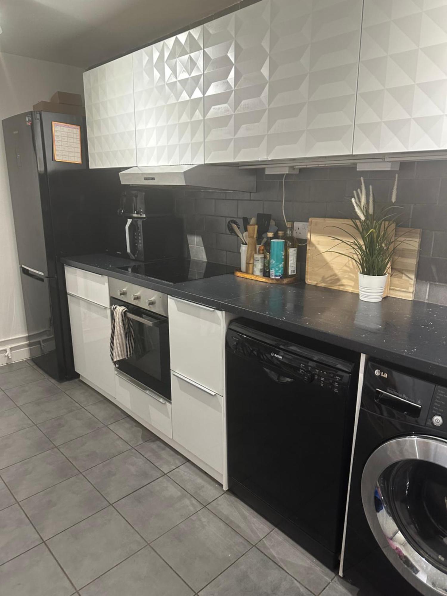 1 Bedroom Spacious And Private Apartment London